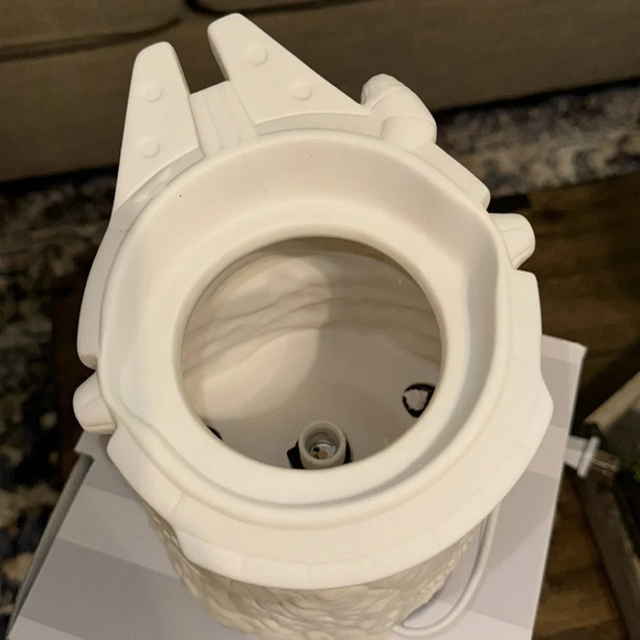 NWT Scentsy Home Authentic STAR WARS Millennium Falcon Full Size Warmer - Picture 10 of 12